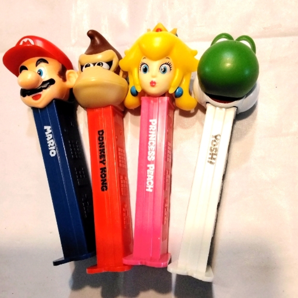 Super Mario bros Donkey Kong pez Dispenser m8xed lot of 4